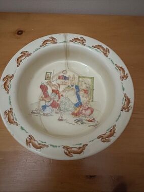 Cream Ceramic Small Pet Bowl with Bunny Motif